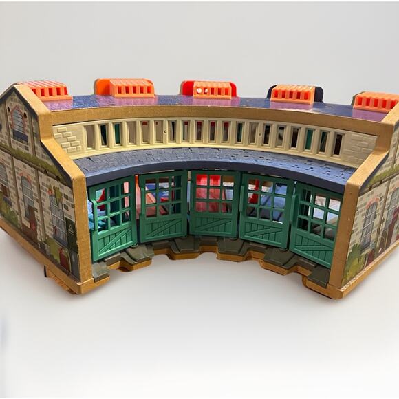 Thomas Wooden Railway Tidmouth Sheds from Starter Train Set 2022 Line - Picture 1 of 5